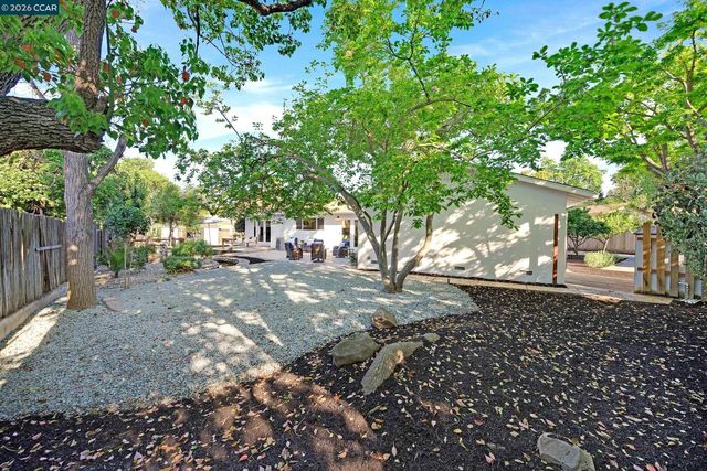 207 Normandy Ln, Walnut Creek, CA 94598