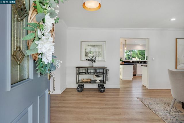 207 Normandy Ln, Walnut Creek, CA 94598