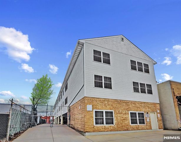 9-11 Madison Avenue 18, Paterson, NJ 07524