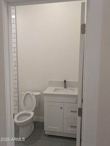 14339 W DESERT HILLS Drive B, Surprise, AZ 85379