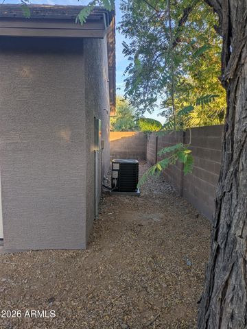 14339 W DESERT HILLS Drive B, Surprise, AZ 85379