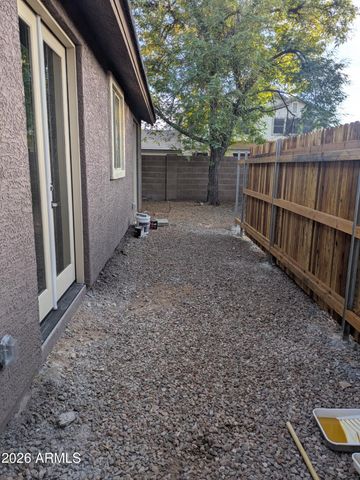 14339 W DESERT HILLS Drive B, Surprise, AZ 85379