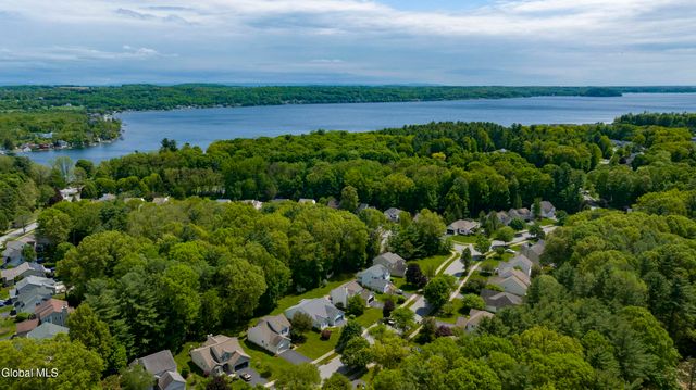 18 Waterview Drive, Saratoga Springs, NY 12866