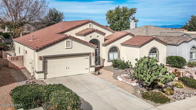668 W Greenview Place, Green Valley, AZ 85614