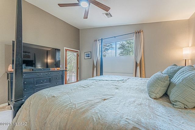 668 W Greenview Place, Green Valley, AZ 85614