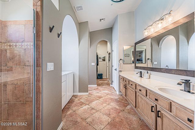 668 W Greenview Place, Green Valley, AZ 85614