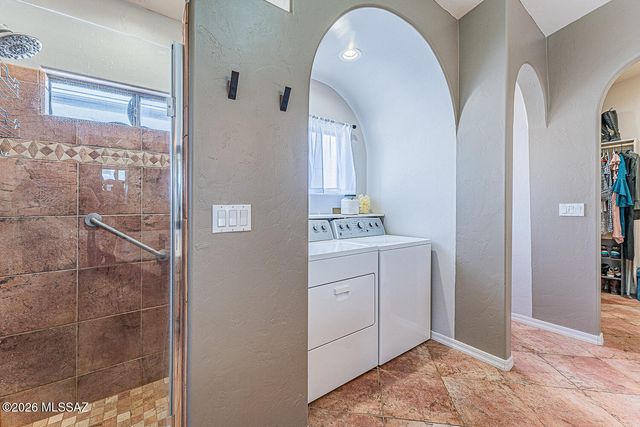 668 W Greenview Place, Green Valley, AZ 85614