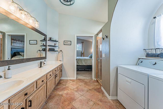 668 W Greenview Place, Green Valley, AZ 85614