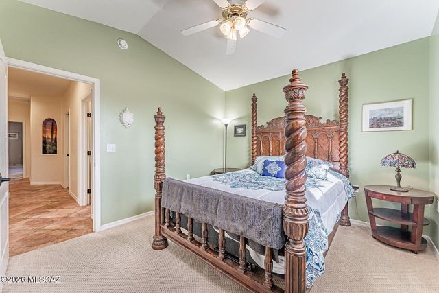 668 W Greenview Place, Green Valley, AZ 85614