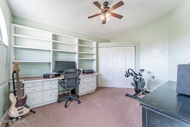 668 W Greenview Place, Green Valley, AZ 85614