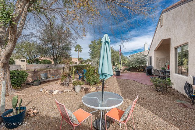 668 W Greenview Place, Green Valley, AZ 85614