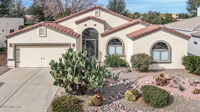 668 W Greenview Place, Green Valley, AZ 85614