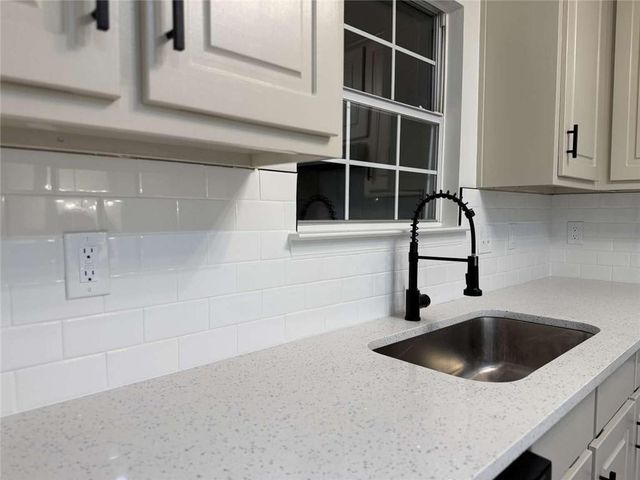 7027 Biscayne Boulevard, Rex, GA 30273