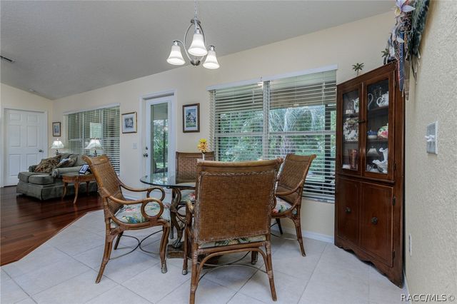7 Maidenbush Court W, Homosassa, FL 34446