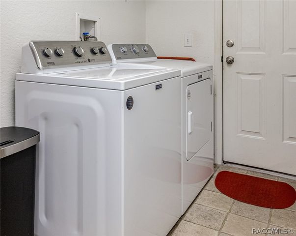 7 Maidenbush Court W, Homosassa, FL 34446