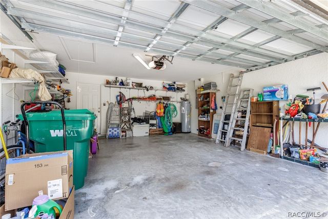 7 Maidenbush Court W, Homosassa, FL 34446