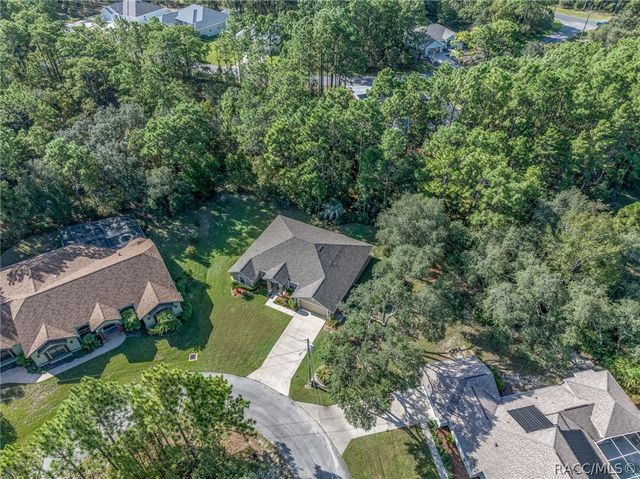 7 Maidenbush Court W, Homosassa, FL 34446