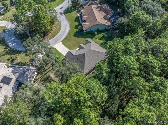 7 Maidenbush Court W, Homosassa, FL 34446