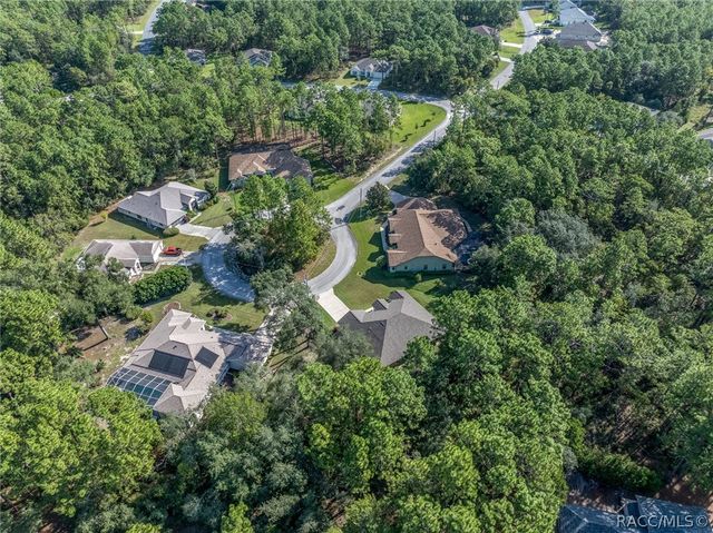 7 Maidenbush Court W, Homosassa, FL 34446