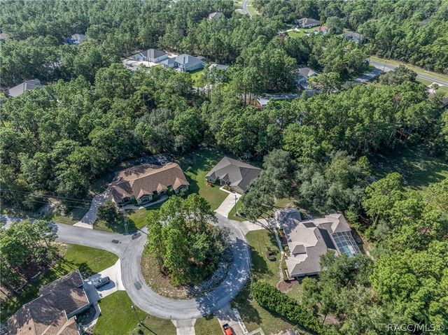 7 Maidenbush Court W, Homosassa, FL 34446