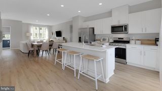 36 BAYBREEZE DR, Waretown, NJ 08758