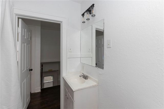 3717 Indiana Avenue, Kansas City, MO 64128