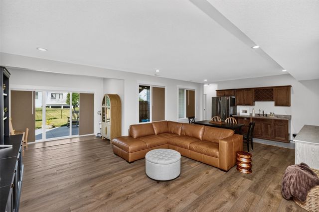 1904 SE Oliver Drive, Ankeny, IA 50021