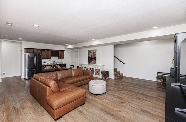 1904 SE Oliver Drive, Ankeny, IA 50021