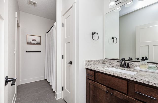 1904 SE Oliver Drive, Ankeny, IA 50021