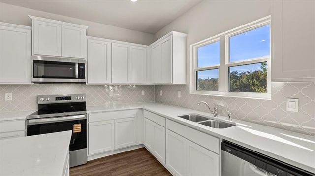 834 Trillium Drive, Locust Grove, GA 30248