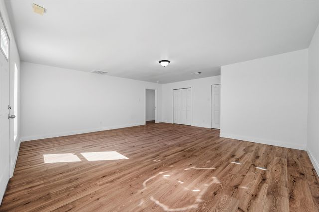 707 Live Oak Court, Red Oak, TX 75154