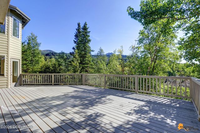 4742 Potter Crest Circle, Anchorage, AK 99516