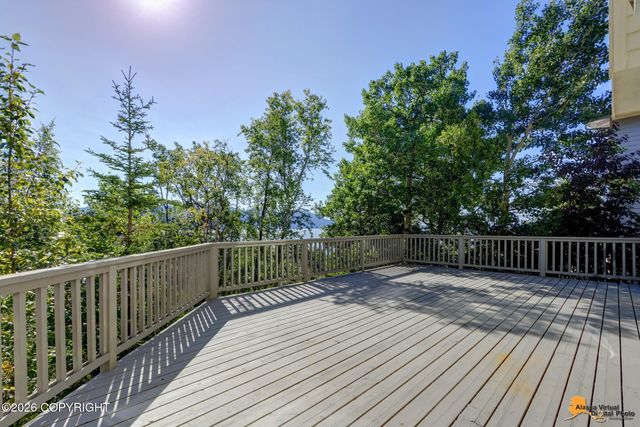 4742 Potter Crest Circle, Anchorage, AK 99516