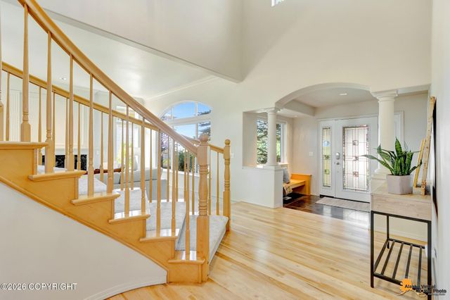 4742 Potter Crest Circle, Anchorage, AK 99516
