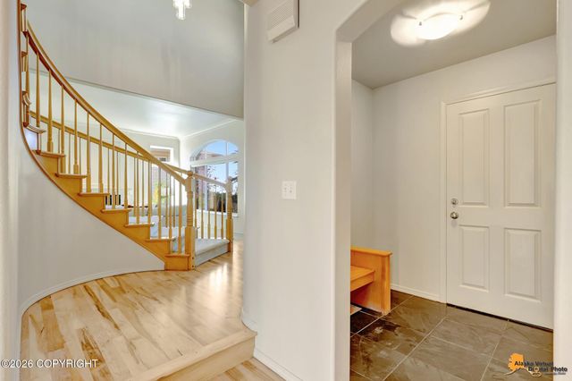 4742 Potter Crest Circle, Anchorage, AK 99516
