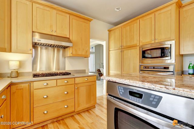 4742 Potter Crest Circle, Anchorage, AK 99516