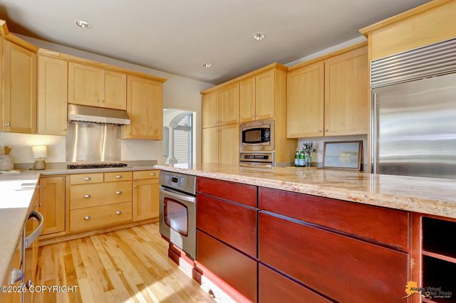 4742 Potter Crest Circle, Anchorage, AK 99516
