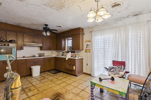 523 N Front Avenue, Noble, OK 73068