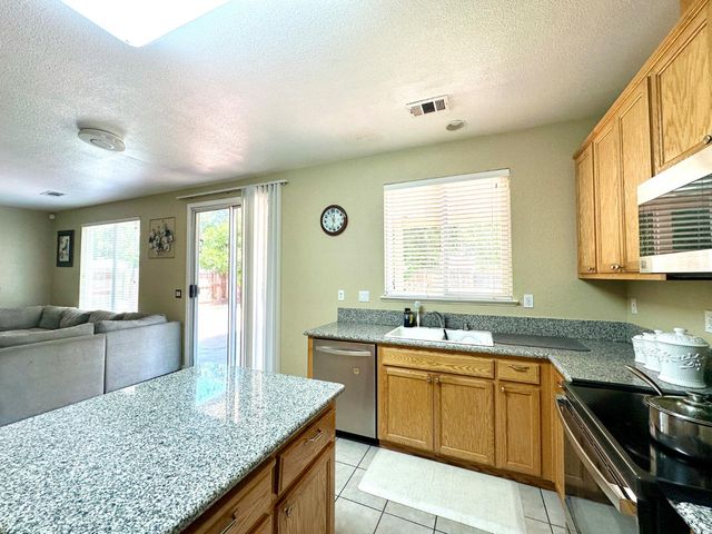 2259 Claremont Way, Yuba City, CA 95991