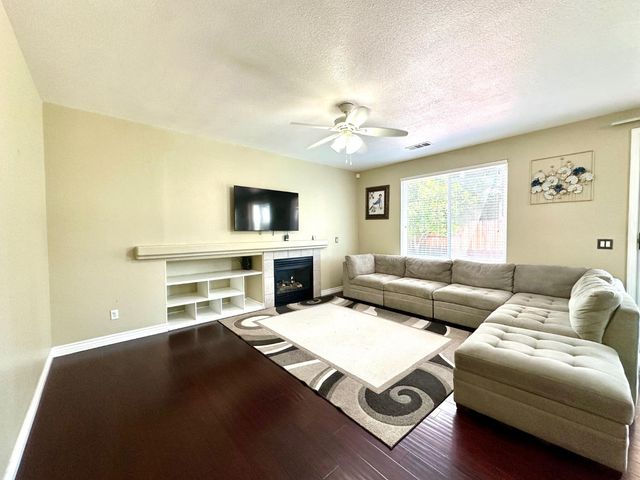 2259 Claremont Way, Yuba City, CA 95991