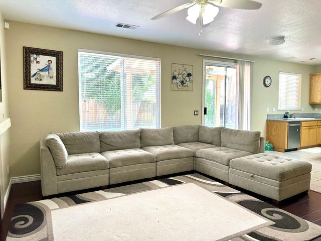 2259 Claremont Way, Yuba City, CA 95991