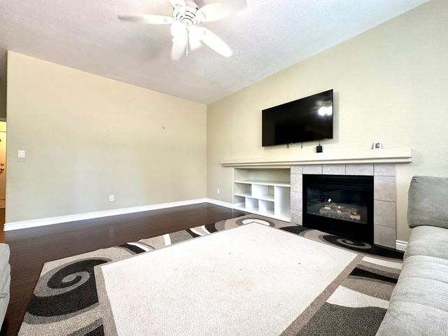 2259 Claremont Way, Yuba City, CA 95991