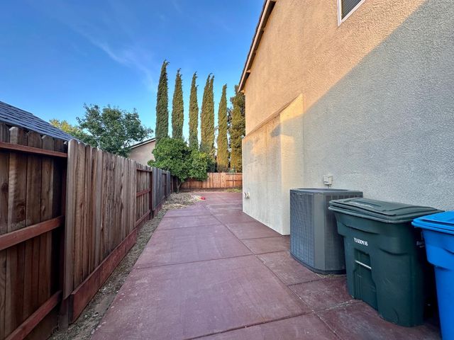 2259 Claremont Way, Yuba City, CA 95991