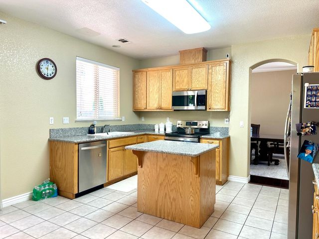 2259 Claremont Way, Yuba City, CA 95991