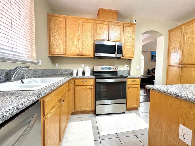 2259 Claremont Way, Yuba City, CA 95991