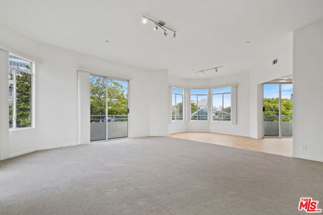 1325 ARIZONA Avenue 201, Santa Monica, CA 90404