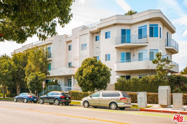 1325 ARIZONA Avenue 201, Santa Monica, CA 90404