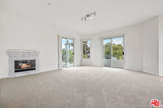 1325 ARIZONA Avenue 201, Santa Monica, CA 90404