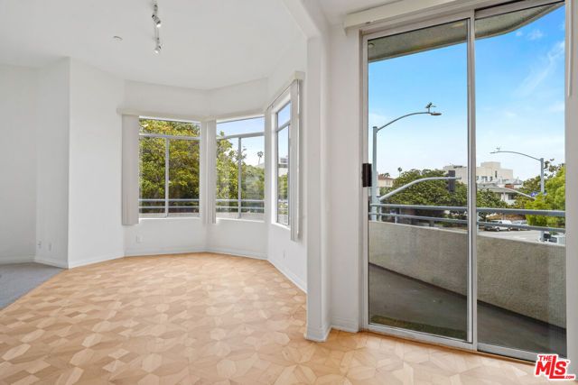 1325 ARIZONA Avenue 201, Santa Monica, CA 90404