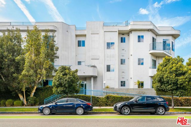 1325 ARIZONA Avenue 201, Santa Monica, CA 90404